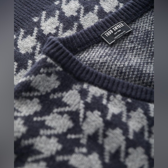 Todd Snyder $348 Merino Wool Houndstooth V-Neck Sweater in Navy Size XS - Picture 11 of 15